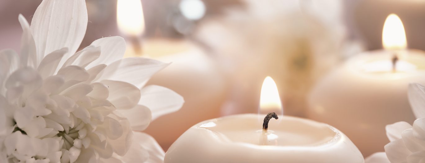 Uitvaartondernemer Rotterdam – Uitvaartonderneming Rotterdam. A.J. van Essen Uitvaartzorg – candles